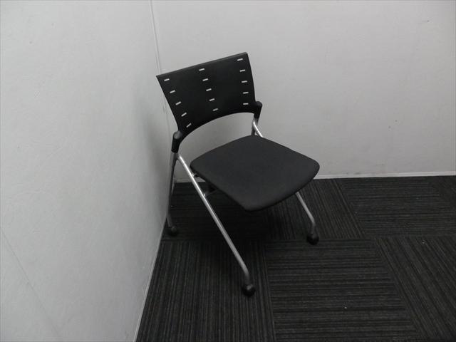 Itoki Stacking Chair