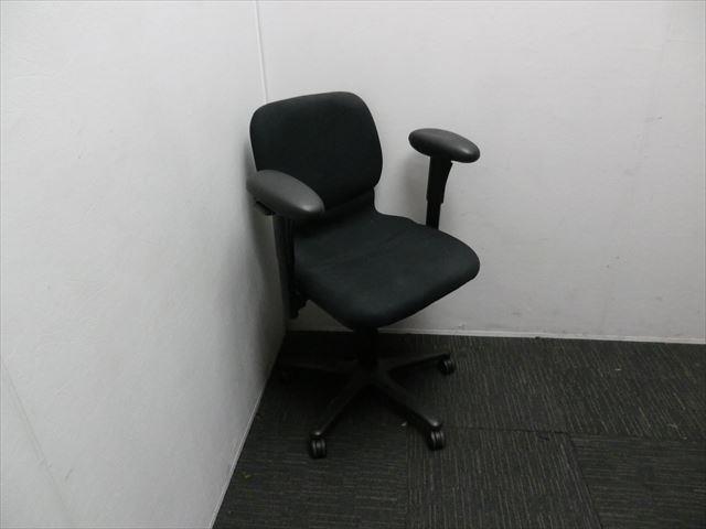 Steelcase Office Chair have arms