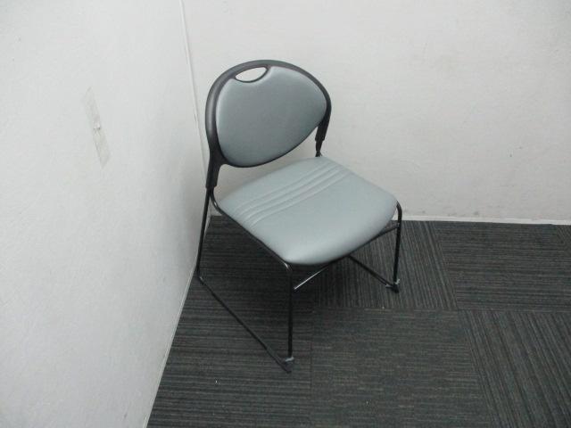 Itoki เก้าอี้สำนักงานแบบซ้อนกันได้