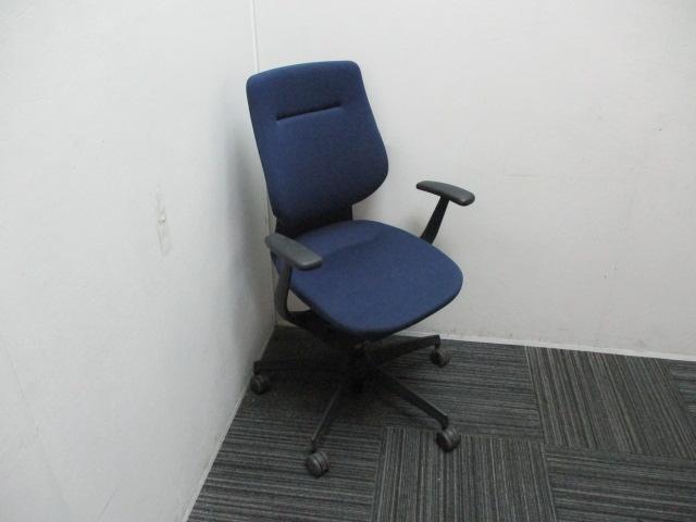 Kokuyo Office Chair have arms