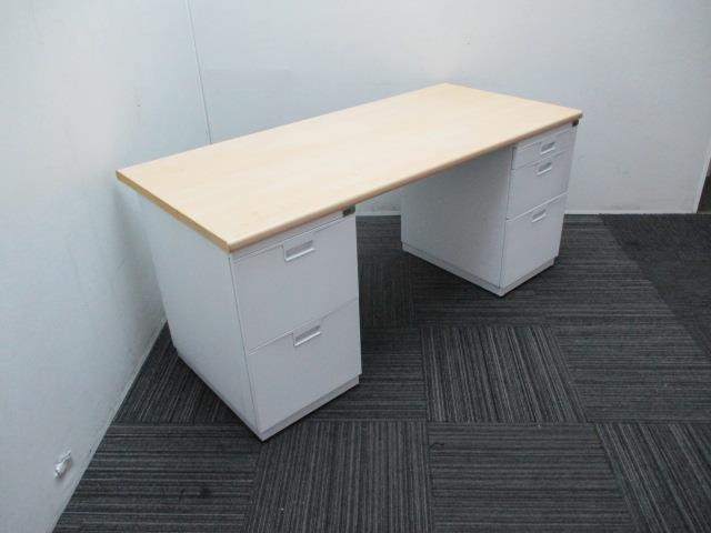 Uchida Desk with Drawers on each side