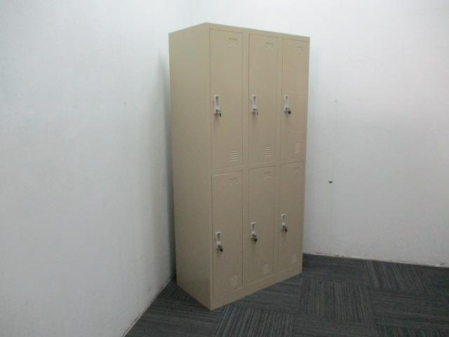 - Staff Locker (6 persons)