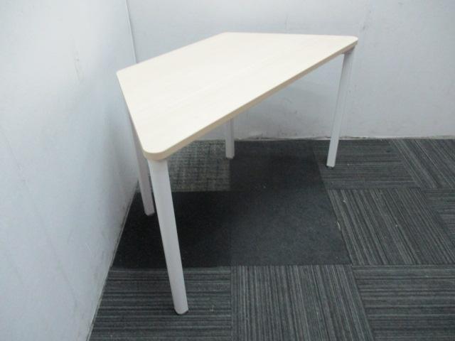 Uchida Corner Desk
