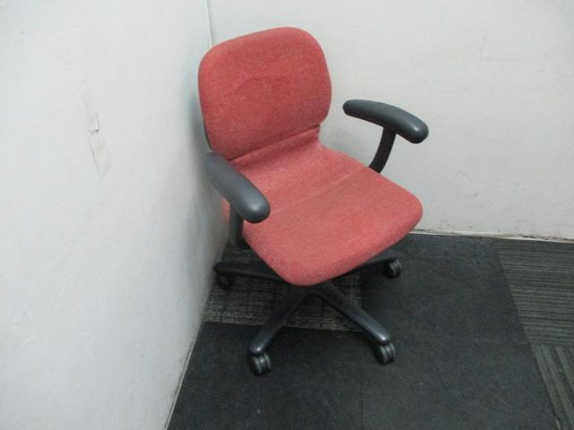 Steelcase Office Chair have arms