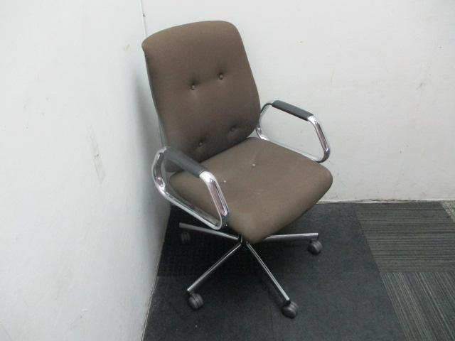 Steelcase Office Chair have arms