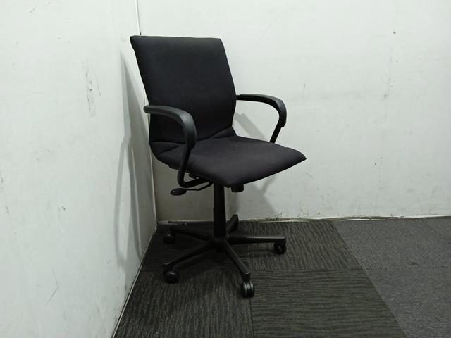 Steelcase Office Chair have arms