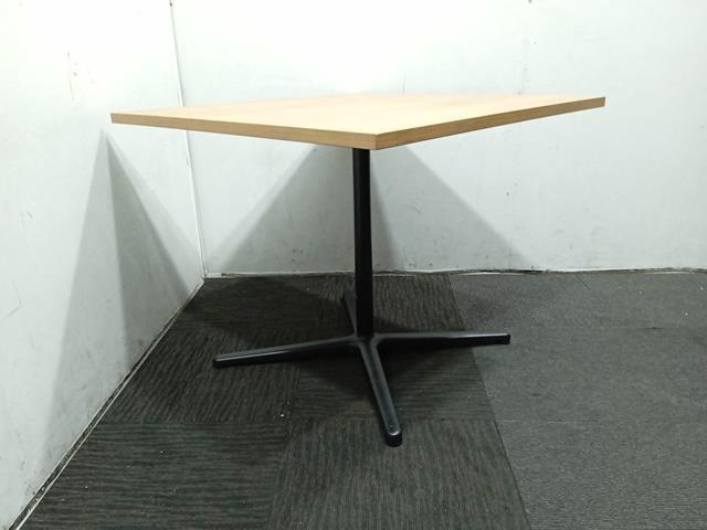 Itoki Meeting Table
