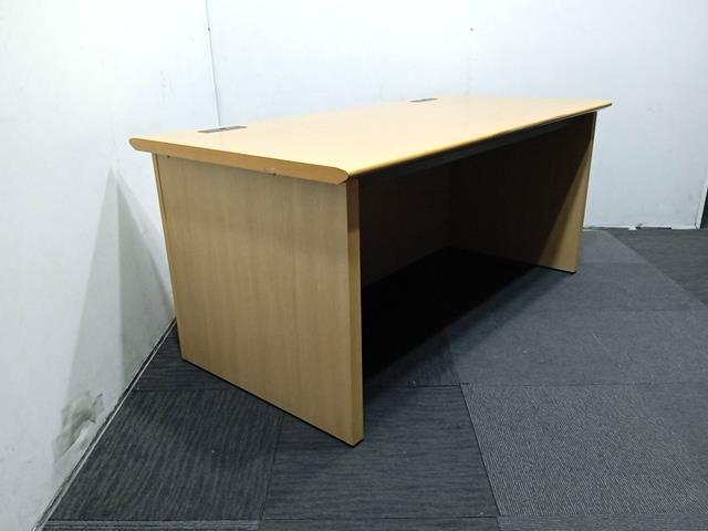Itoki Executive Desk