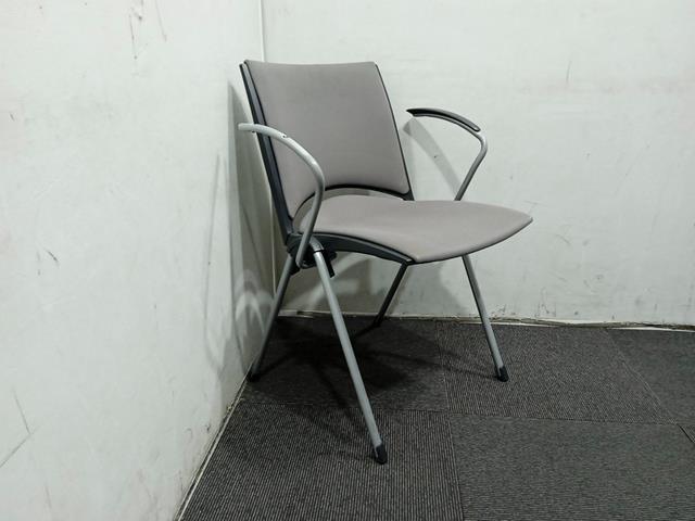 Itoki เก้าอี้สำนักงานแบบซ้อนกันได้