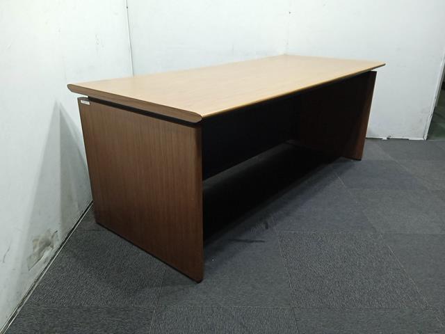 Itoki Executive Desk