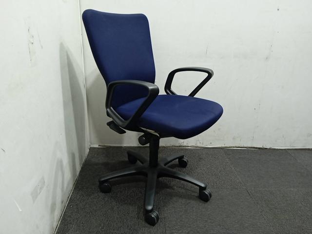 Okamura Office Chair have arms